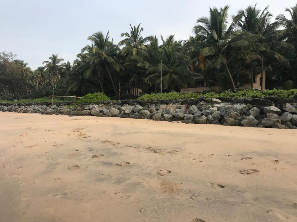 Kizhunna Rock Beach House Kannur Luaran gambar