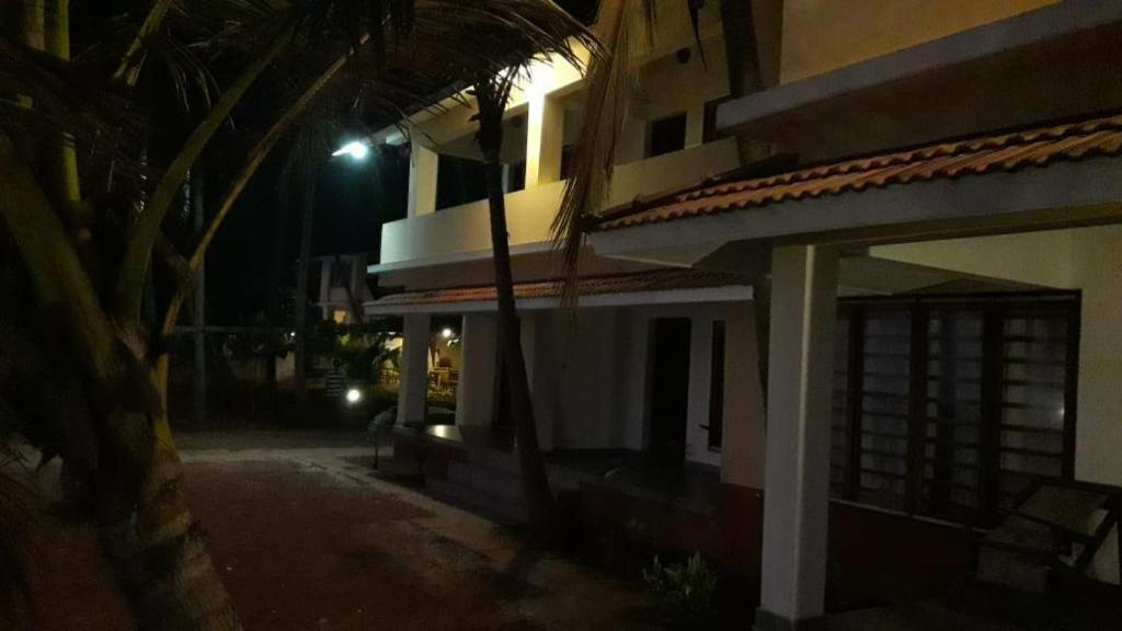Kizhunna Rock Beach House Kannur Luaran gambar